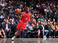 包含丹佛掘金NBA击败洛杉矶快船约基奇三双表现的词条